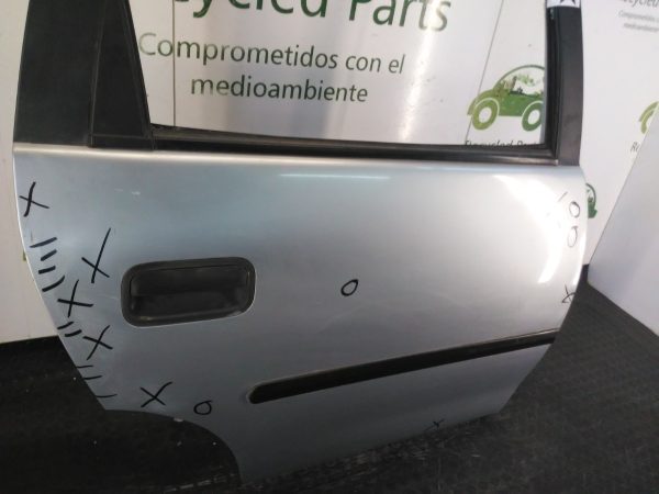 Puerta Trasera Derecha Chevrolet Corsa (04635032)