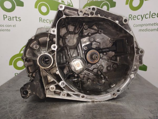 Caja De Velocidades Peugeot 208 1.6 16v Thp (04488396)