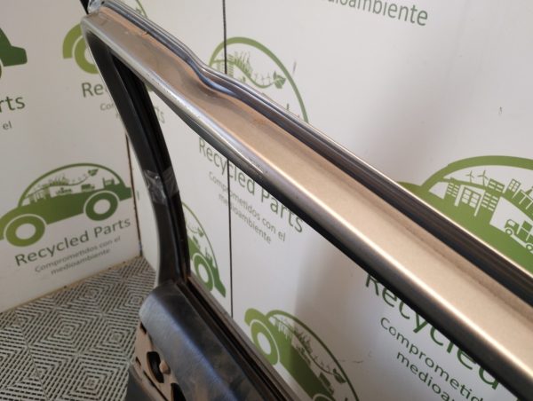 Puerta Trasera Derecha Ford Focus 1 (04798655) Lp