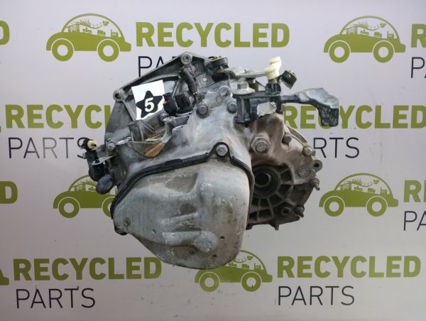 Caja De Velocidades Peugeot 208 1.5 8v (03741235) Lp