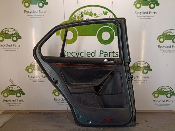 Puerta Trasera Izquierda Vw Vento Lv (04382236) Lp