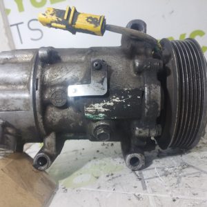 Compresor De A/a Peugeot 206 1.4 (05996309)
