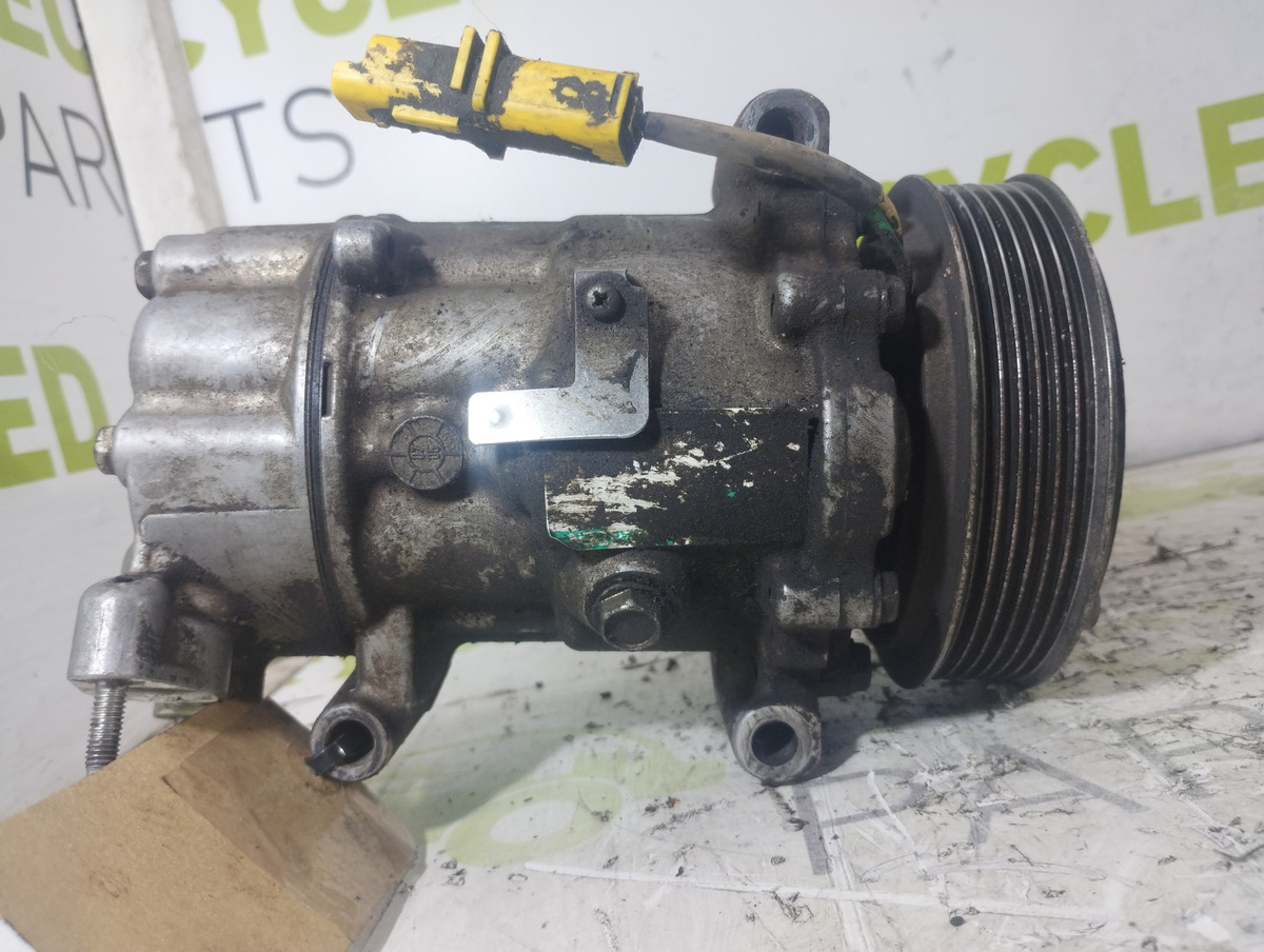 Compresor De A/a Peugeot 206 1.4 (05996309)