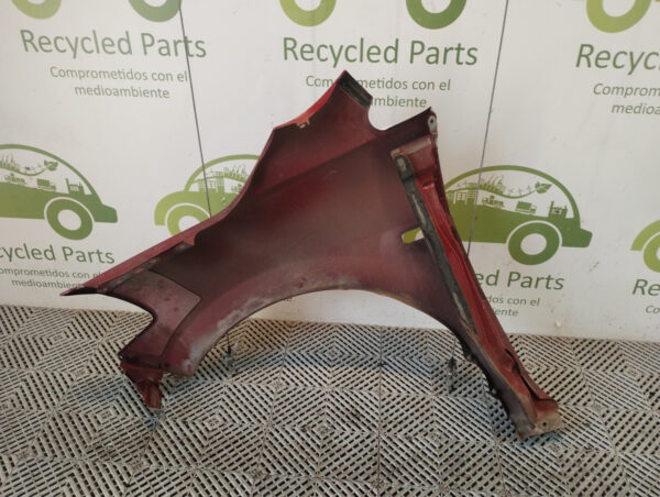 Guardabarro Derecho Nissan Tiida (05513782)