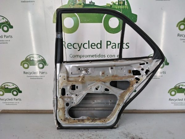 Puerta Trasera Derecha Mercedes Benz C250 (02416429) Lp