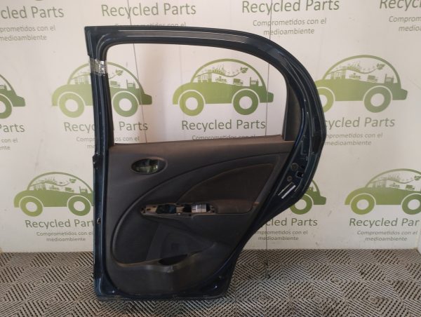 Puerta Trasera Derecha Toyota Etios 5p (06206142)