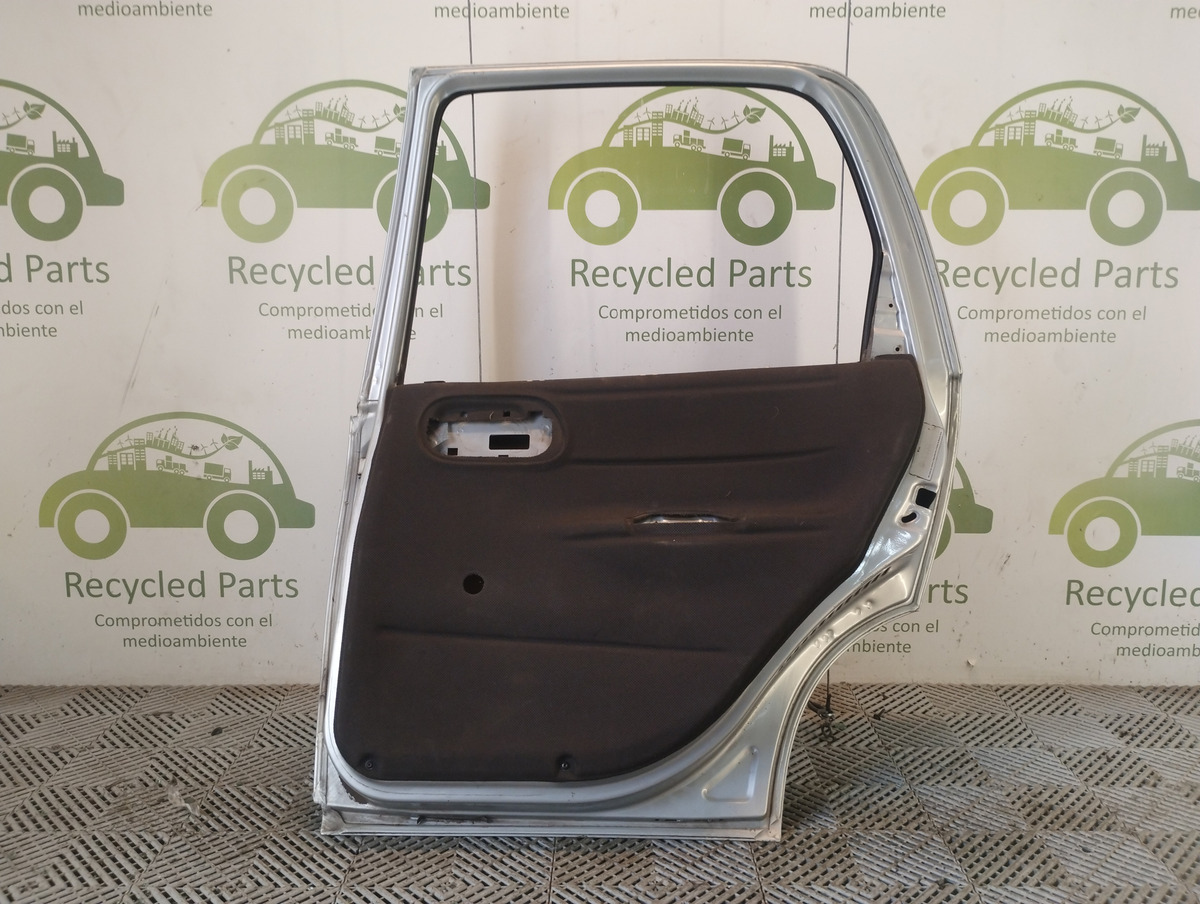 Puerta Trasera Derecha Chevrolet Corsa (05884203)