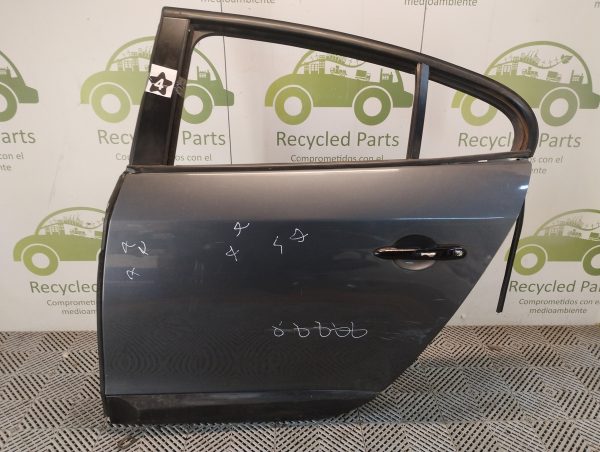 Puerta Trasera Izquierda Renault Fluence (05804916)