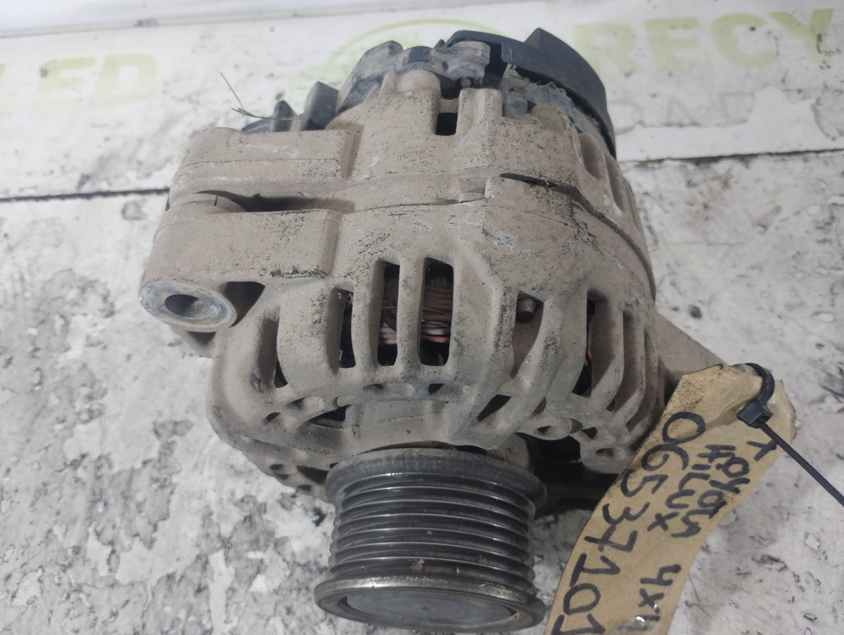 Alternador Toyota Hilux 3.0 (06537101)
