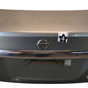 Tapa De Baul Nissan Tiida (05568050)