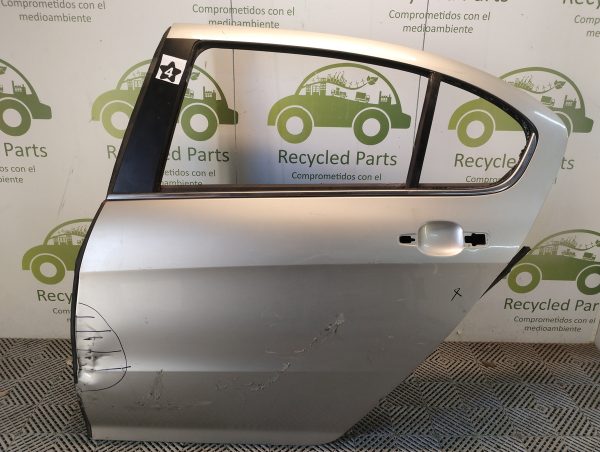 Puerta Trasera Izquierda Peugeot 408 (05819601)