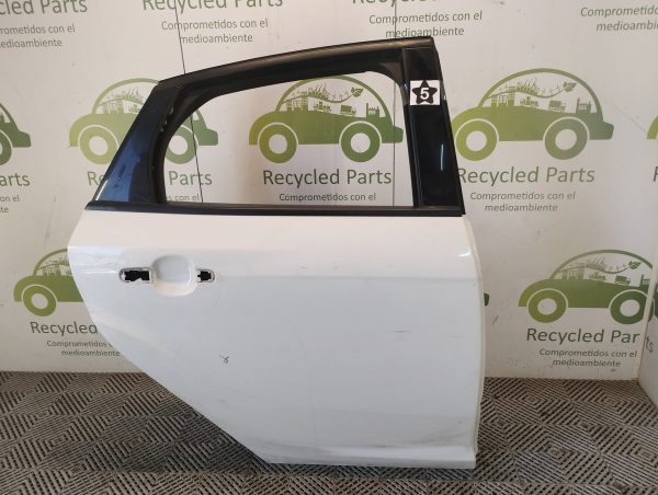 Puerta Trasera Derecha Ford Focus F3 (05981995)