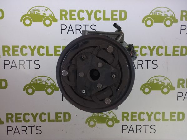 Compresor De A/a Renault Captur 2.0 (06045956)