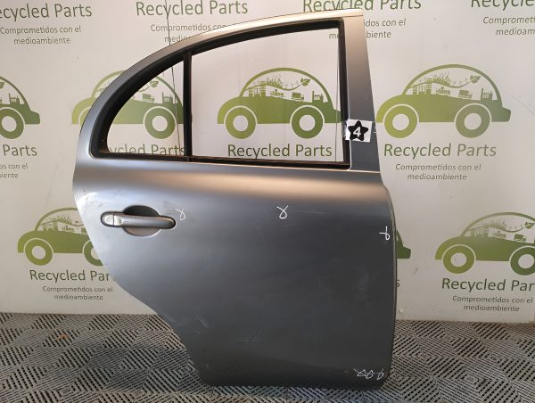 Puerta Trasera Derecha Nissan March (04910126)