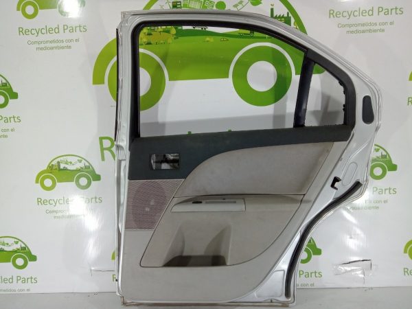 Puerta Trasera Derecha Ford Mondeo Mk3 (04136825)