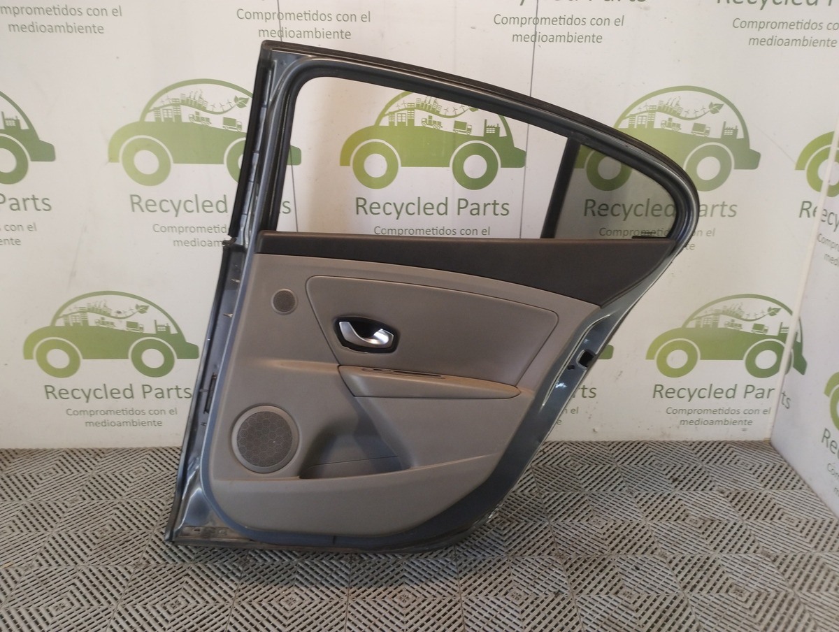 Puerta Trasera Derecha Renault Fluence (05569787)