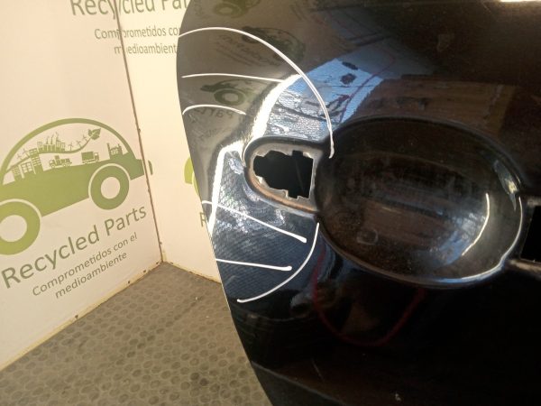 Puerta Trasera Derecha Nissan March (03963768)