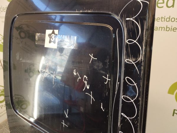 Puerta Trasera Derecha Renault Kangoo (04813422)