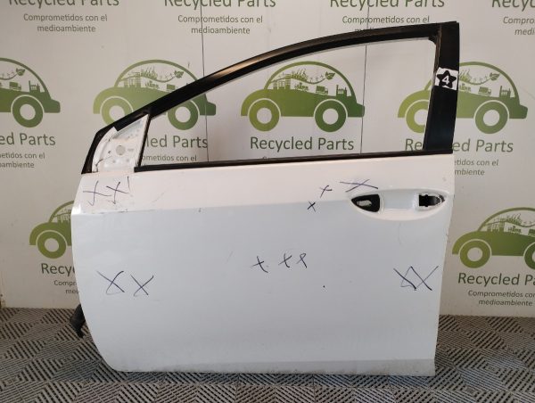 Puerta Delantera Izquierda Toyota Corolla (05043086)