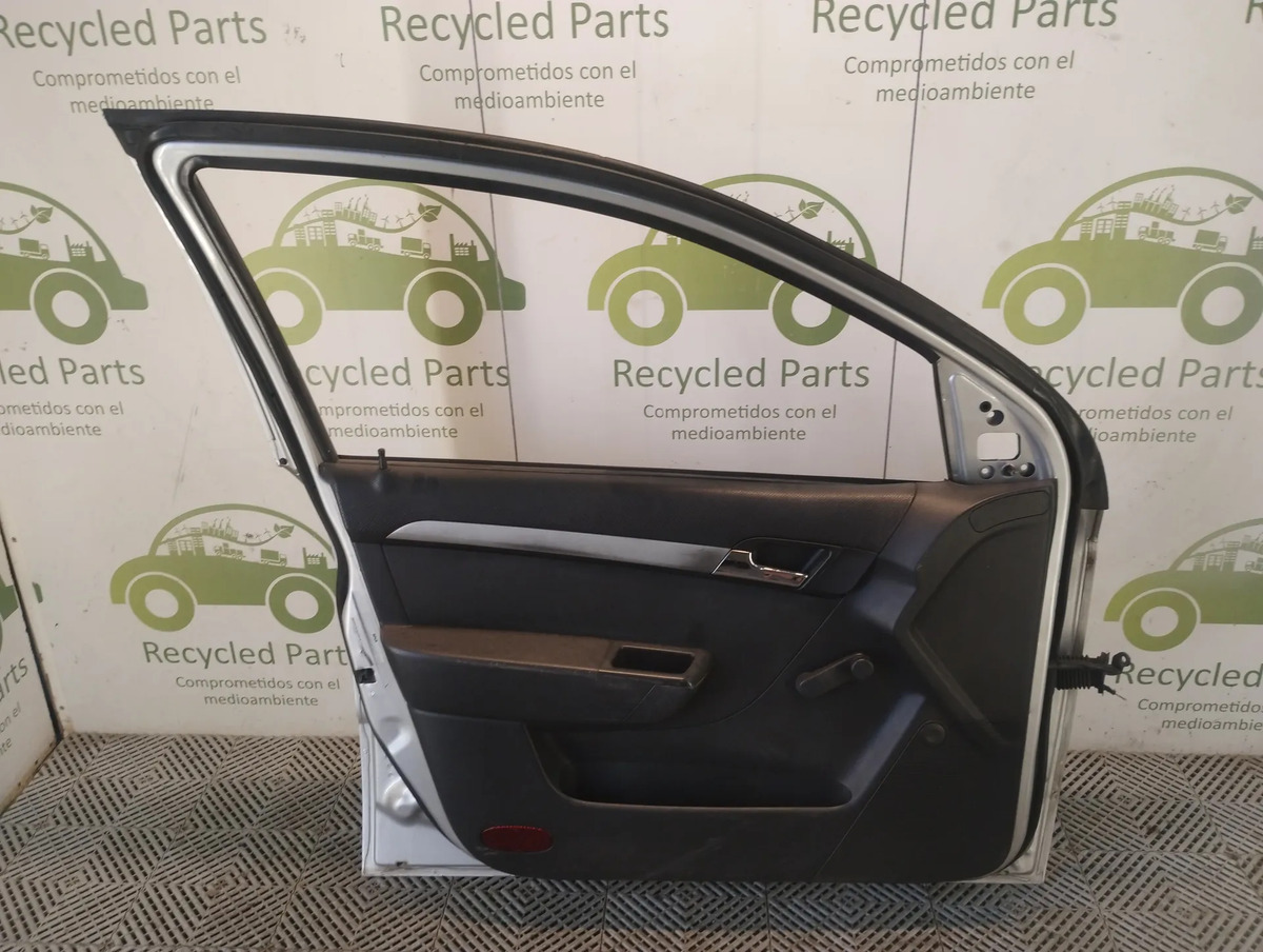 Puerta Delantera Izquierda Chevrolet Aveo (04944917)