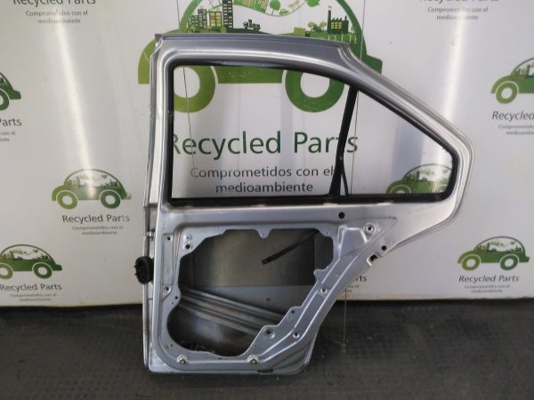 Puerta Trasera Derecha Vw Bora (04554737)