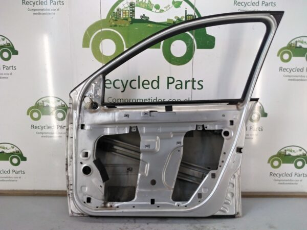 Puerta Delantera Derecha Renault Megane 2 (04363335)