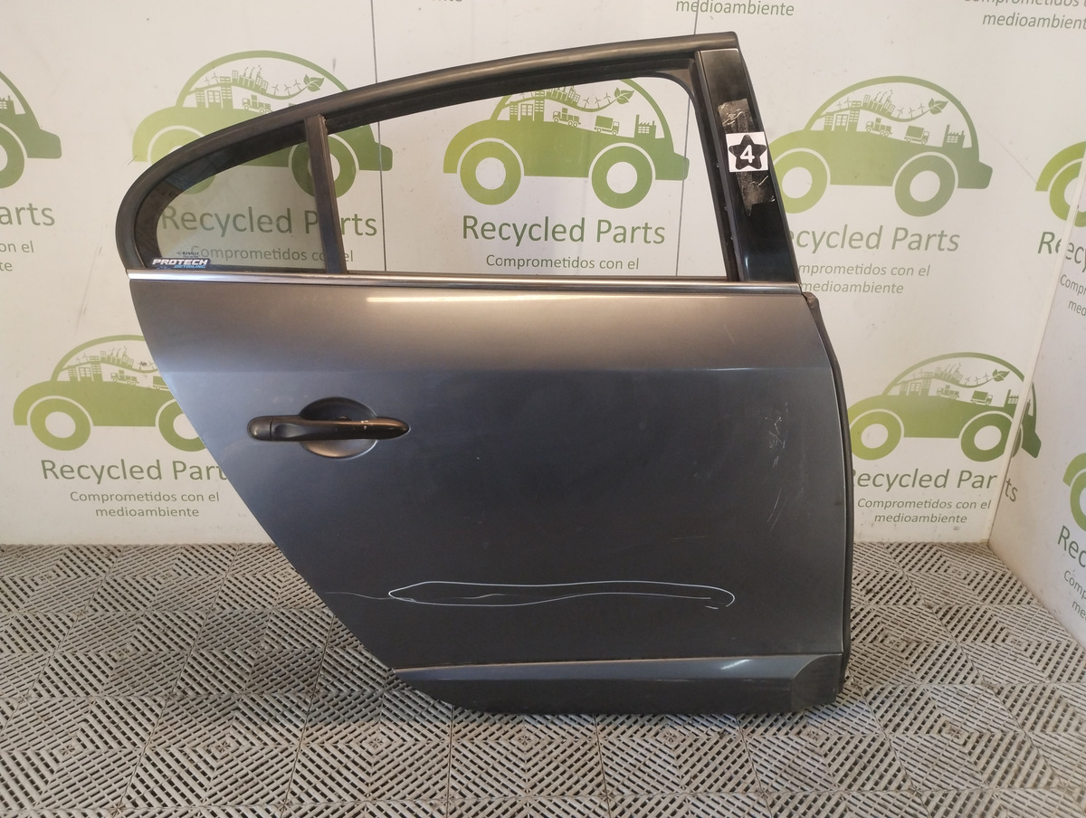 Puerta Trasera Derecha Renault Fluence (05569787)
