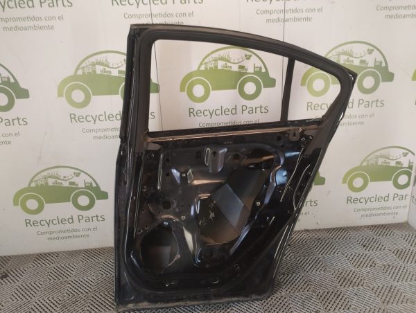 Puerta Trasera Derecha Chevrolet Cruze 4p (06747493)