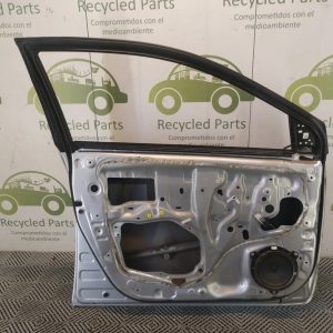 Puerta Delantera Izquierda Toyota Corolla G10 (06398571)