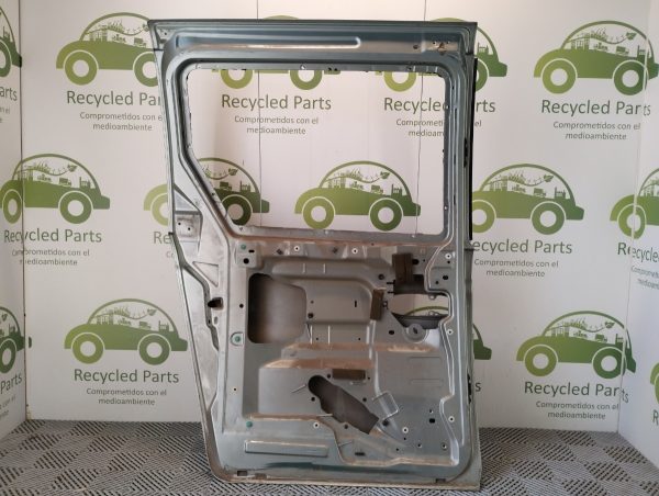 Puerta Trasera Izquierda Dodge Caravan (04794894)