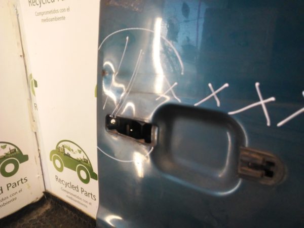 Puerta Delantera Derecha Mercedes Benz V230 (04265959)