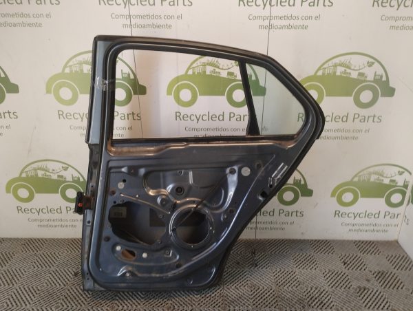Puerta Trasera Derecha Vw Vento Lv (06120236)