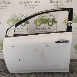 Puerta Delantera Izquierda Toyota Corolla G10 (06131626)