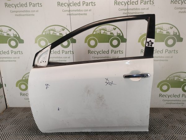 Puerta Delantera Izquierda Toyota Corolla G10 (06131626)