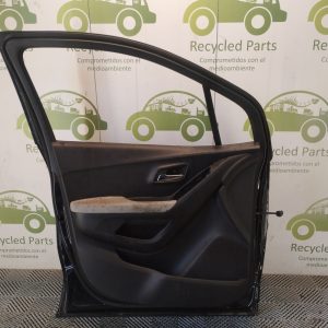Puerta Delantera Izquierda Chevrolet Tracker (05632168)