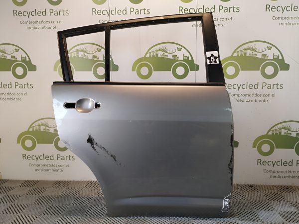 Puerta Trasera Derecha Nissan Tiida 5p (04983639)