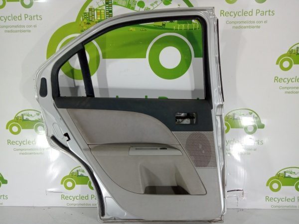 Puerta Trasera Izquierda Ford Mondeo Mk3 (04136823)