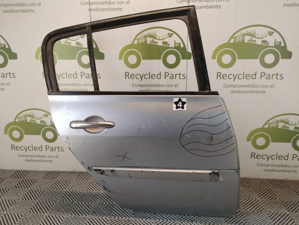 Puerta Trasera Derecha Renault Megane 2 5p (04765027)