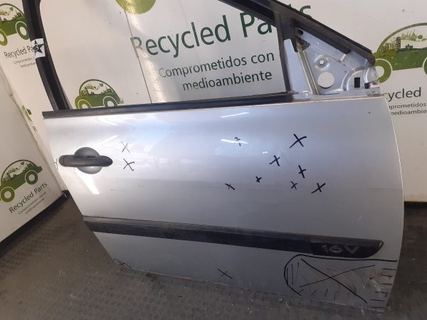 Puerta Delantera Derecha Renault Megane 2 (04425430)