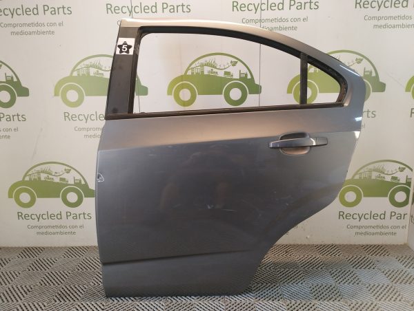 Puerta Trasera Izquierda Chevrolet Sonic 4p (05194665)