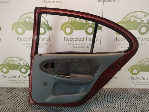 Puerta Trasera Derecha Renault Megane 1 (05250864)