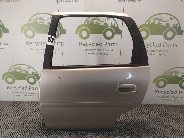 Puerta Trasera Izquierda Chevrolet Corsa (05840550)