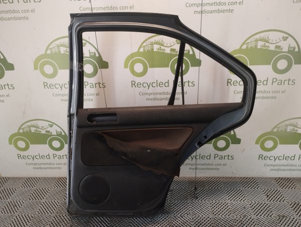 Puerta Trasera Derecha Vw Bora (05975396)