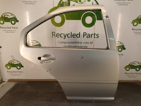 Puerta Trasera Derecha Vw Bora (04608019)