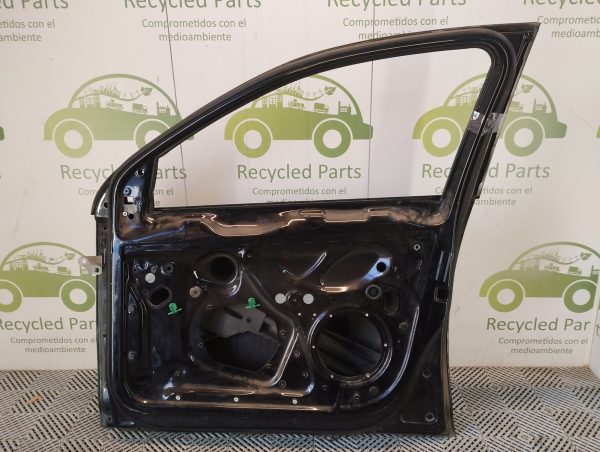 Puerta Delantera Derecha Vw Vento Lv (05235678)