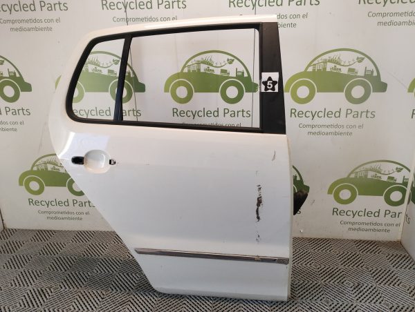 Puerta Trasera Derecha Vw Fox Ln (04878807)