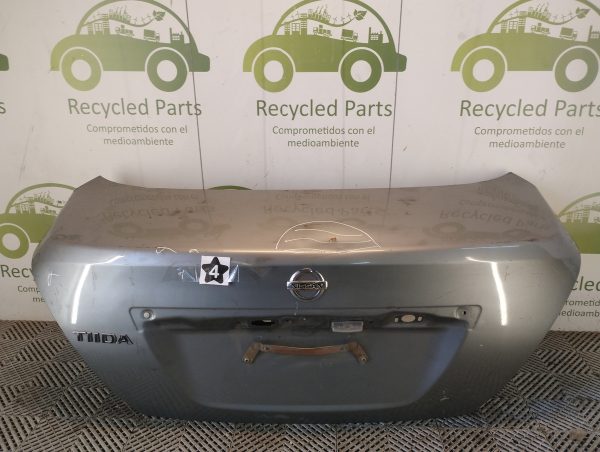 Tapa De Baul Nissan Tiida (05373569)