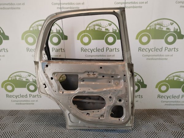 Puerta Trasera Izquierda Chevrolet Corsa 2 (04810998)