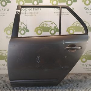 Puerta Trasera Izquierda Kia Rondo (04652631)