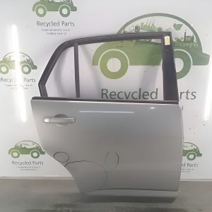 Puerta Trasera Derecha Nissan Tiida 4p (02049366) Lp